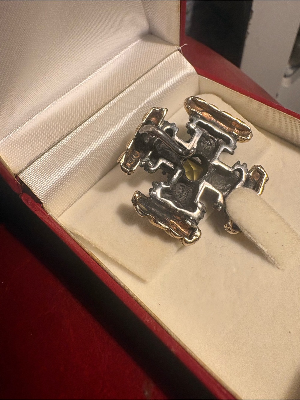 Dian Malouf, Bold Cross Brooch with Square Yellow Gem - Picture 4 of 5